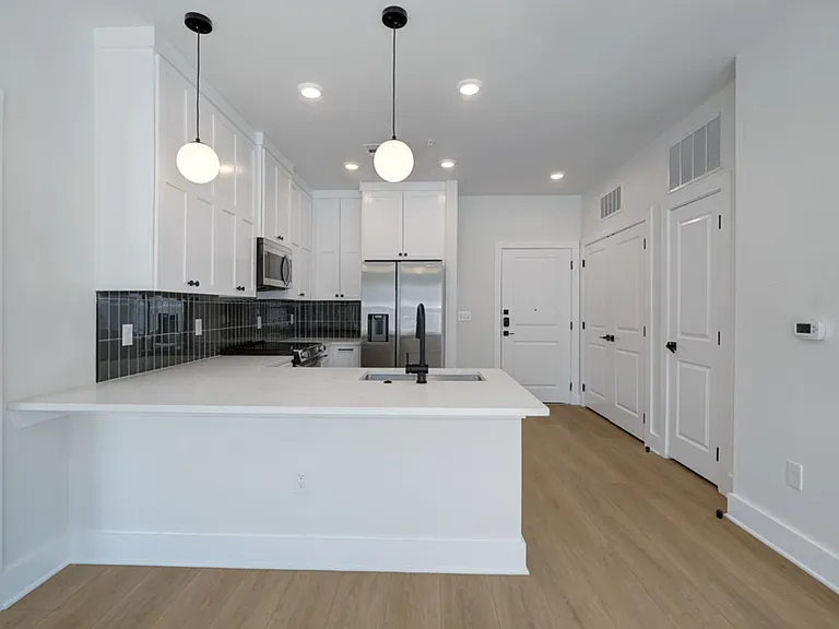 3000 Duval St #105 — Photo 9