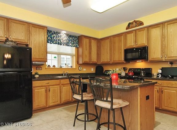 3rd image of 11744 Wembley Dr