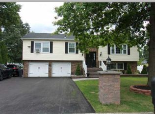 11 Frederick St, Middletown, NY 10941