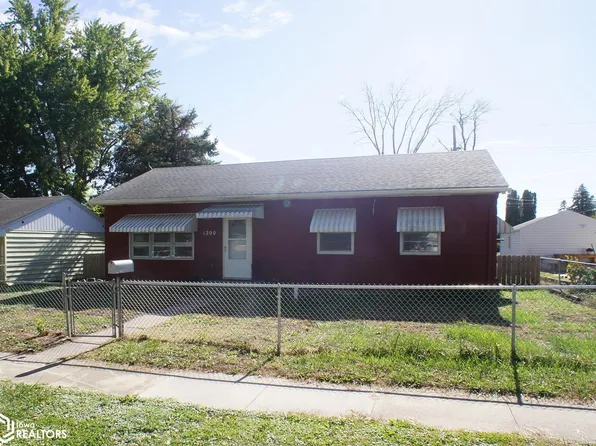 1200 Betsy Ln, Webster City, IA 50595