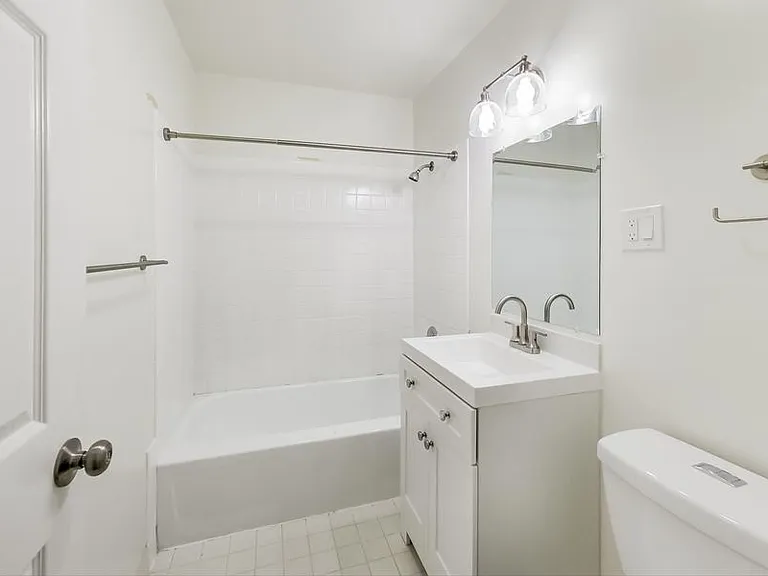 4350 Kirkham Street — Photo 6