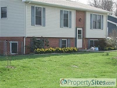 1st image of 2425 Glade Dr