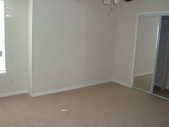 4th image of 712 SW Shadow Glen Dr