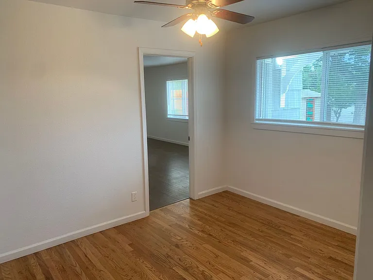 902 Munley Dr — Photo 11