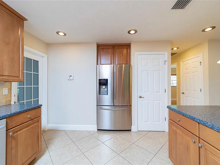 10 Blyth Pl — Photo 14