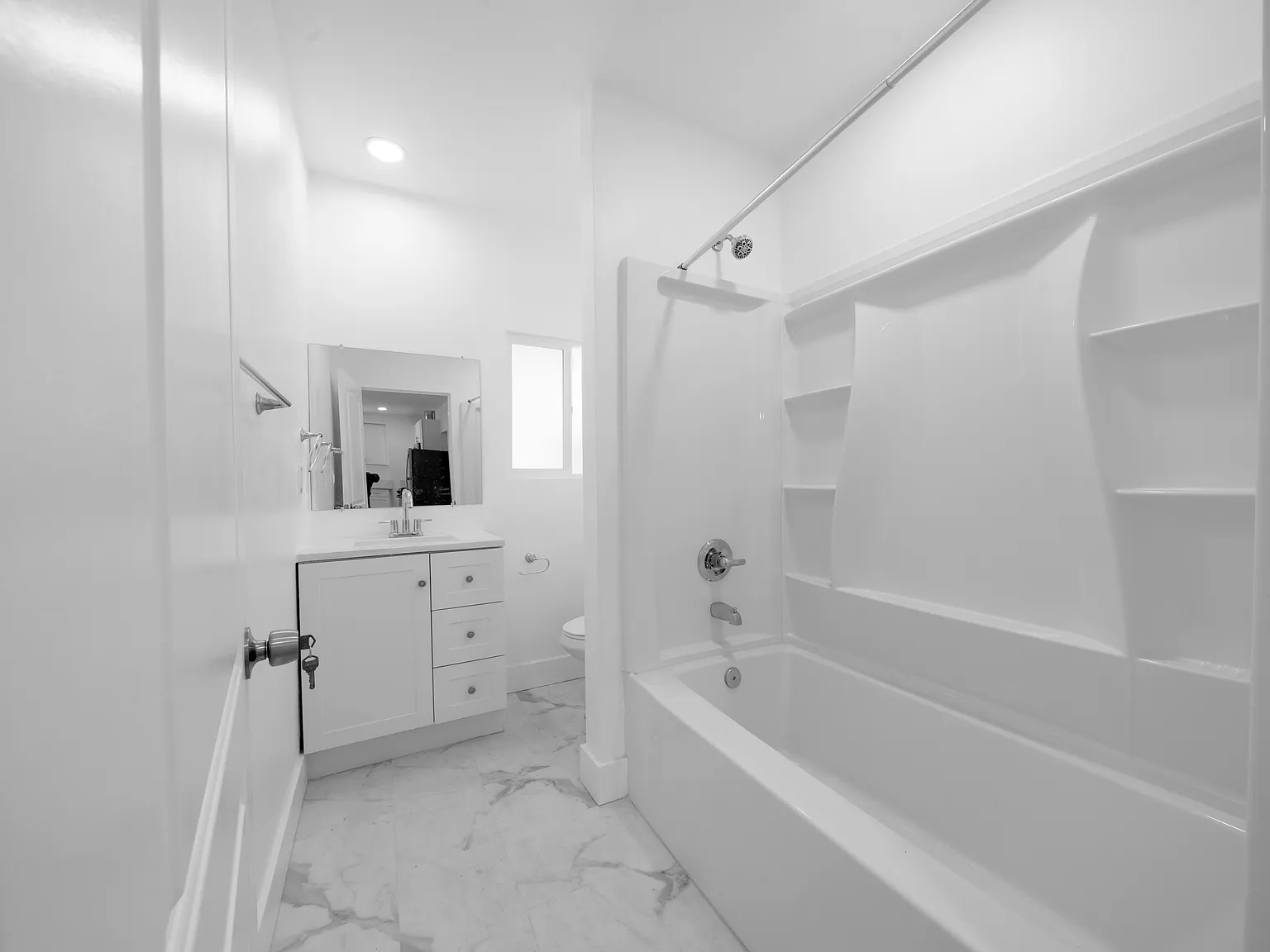 2 bed, 769 sqft, $3,200 — Photo 1