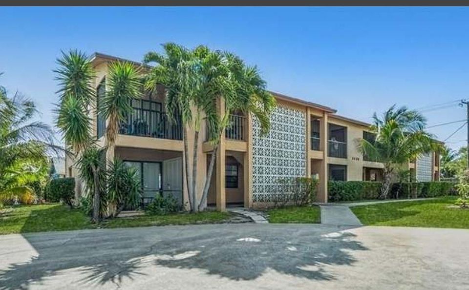 1st image of 1409 Lake Ave