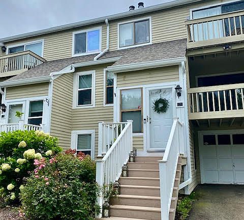 2nd image of 121 Peddlers Dr #121