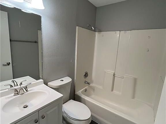 4th image of 5507 Rose Hill Cir