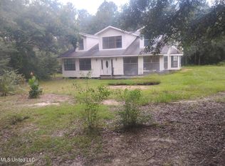22492 Meaut Rd, Pass Christian, MS 39571