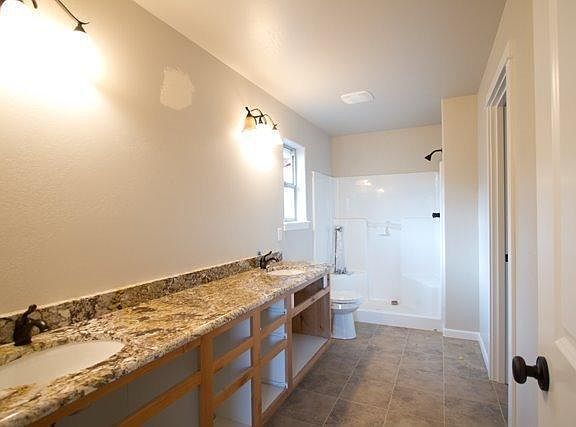 5th image of 2320 Robertson Crst
