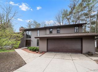 39 Haymarket Sq, East Amherst, NY 14051