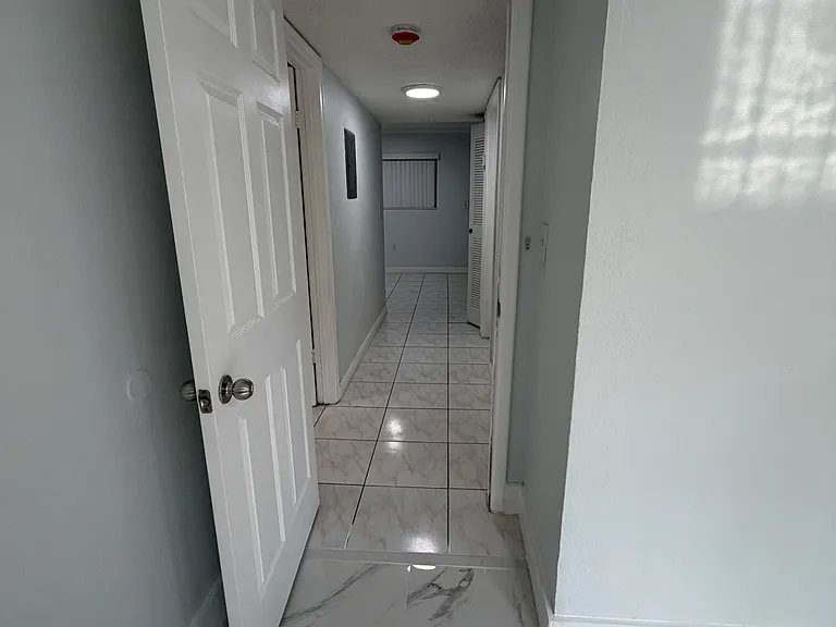 2565 W 56th St #110 — Photo 16
