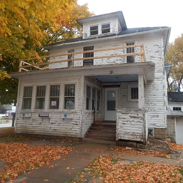 1st image of 100 3rd Ave SE