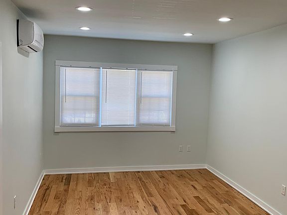 3rd image of 3732 Laconia Ave #2