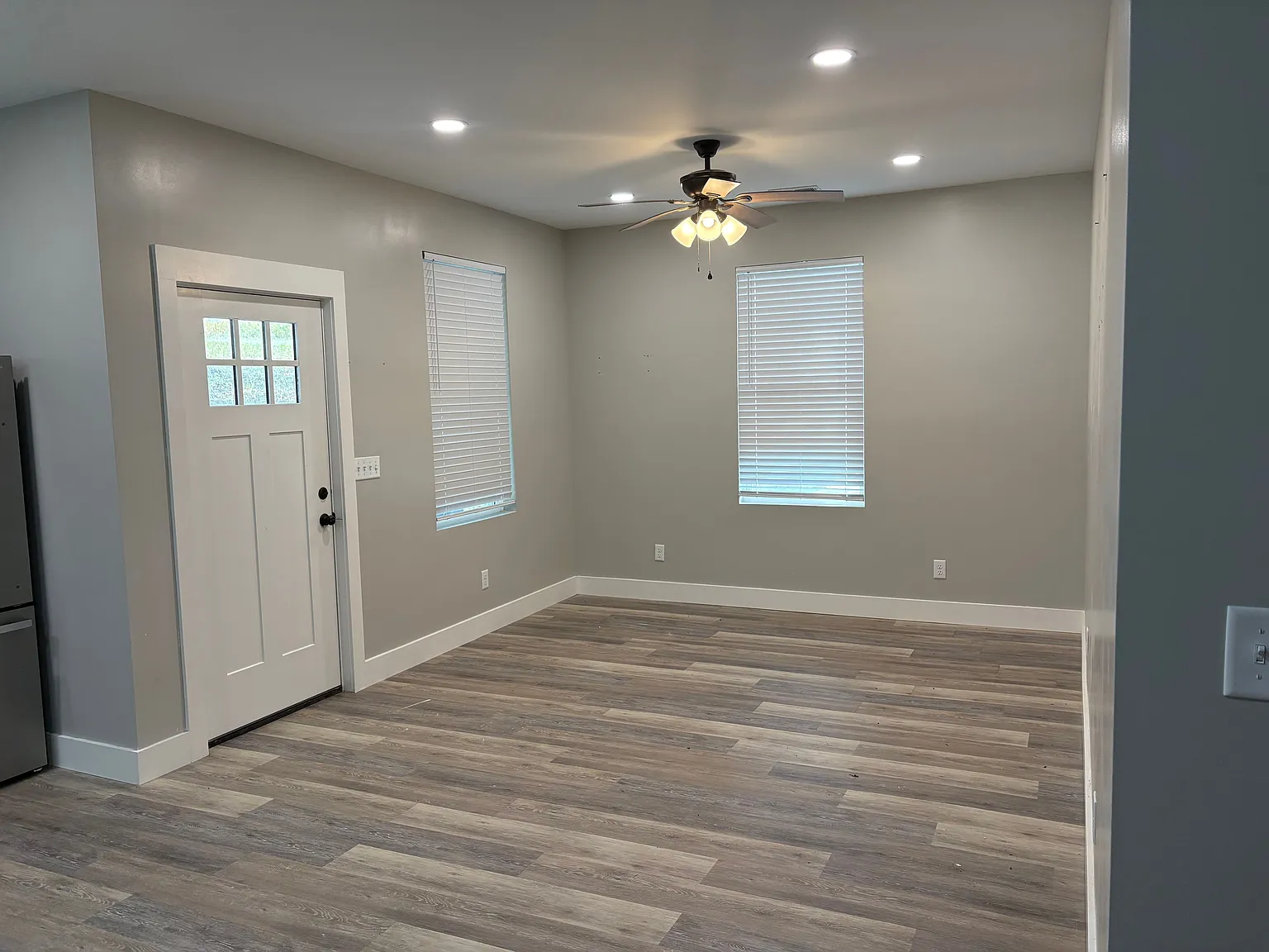 2 bed, 1.0 bath, $1,300 — Photo 1