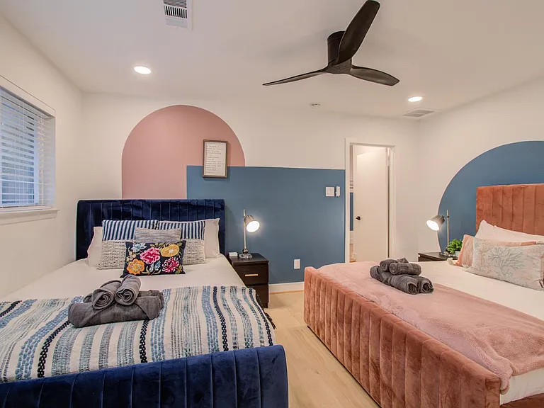 9219 Kempwood Dr — Photo 17