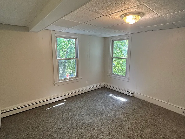 115-117 W Broad St #D — Photo 4