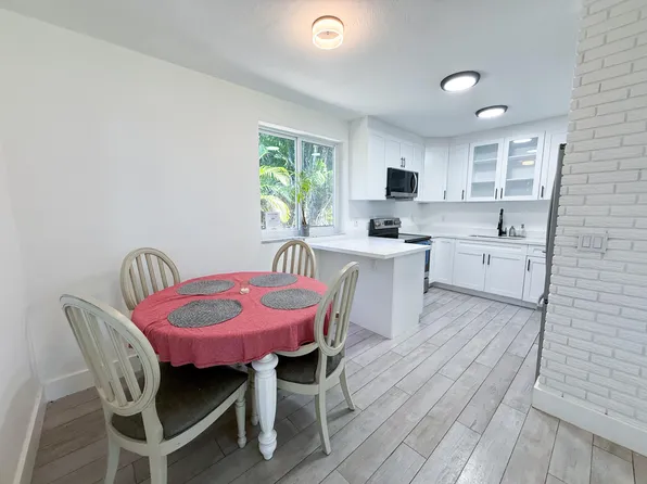 2823 Polk St, Hollywood, FL 33020