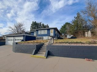 213 Rio Vista Rd, Torrington, WY 82240