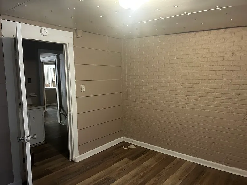 1 bed, 1.0 bath, $700 — Photo 4