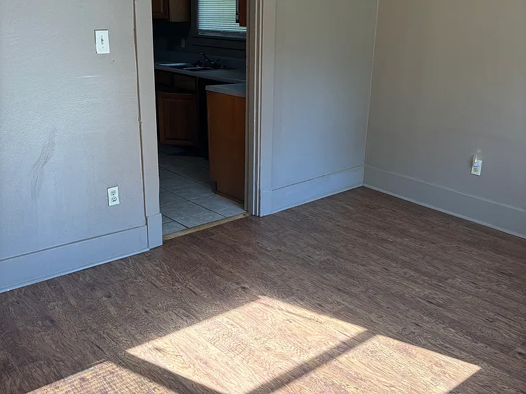 300 Rose Ln — Photo 34