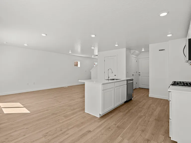 1522 E 720 N — Photo 10