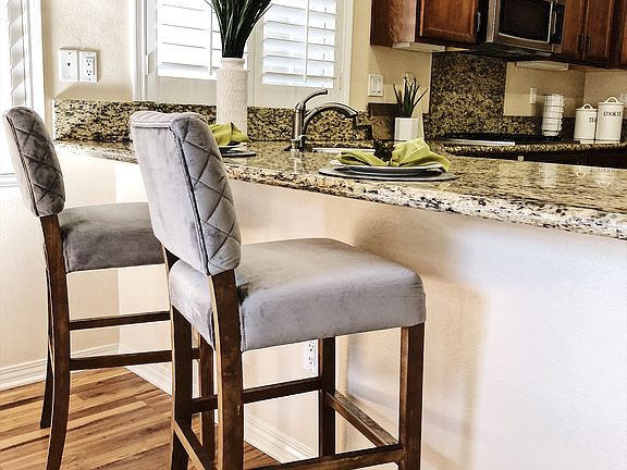 Breakfast bar in kitchen