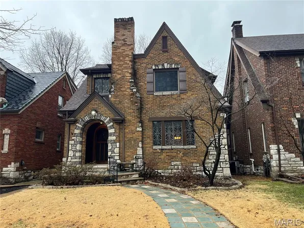 5866 Delor St, Saint Louis, MO 63109