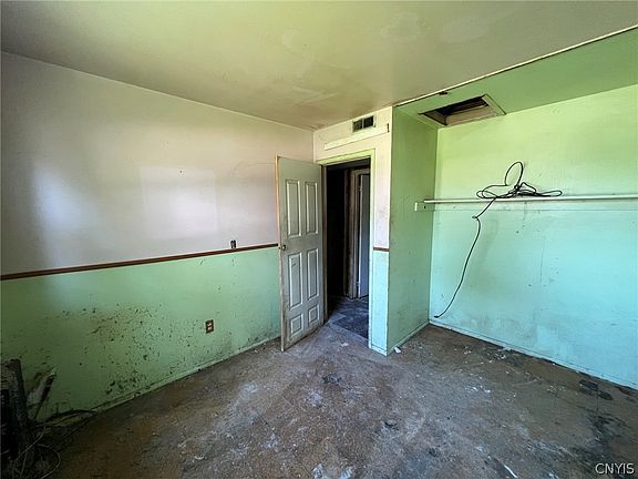 4th image of 7898 Rinaldo Blvd W