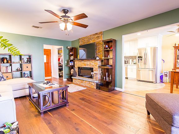 4th image of 3180 Florine Dr APT 2