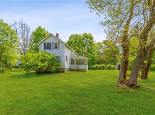 67 5th Ave, Narragansett, RI 02882