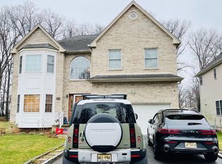 117 Creemer Ave, Iselin, NJ 08830