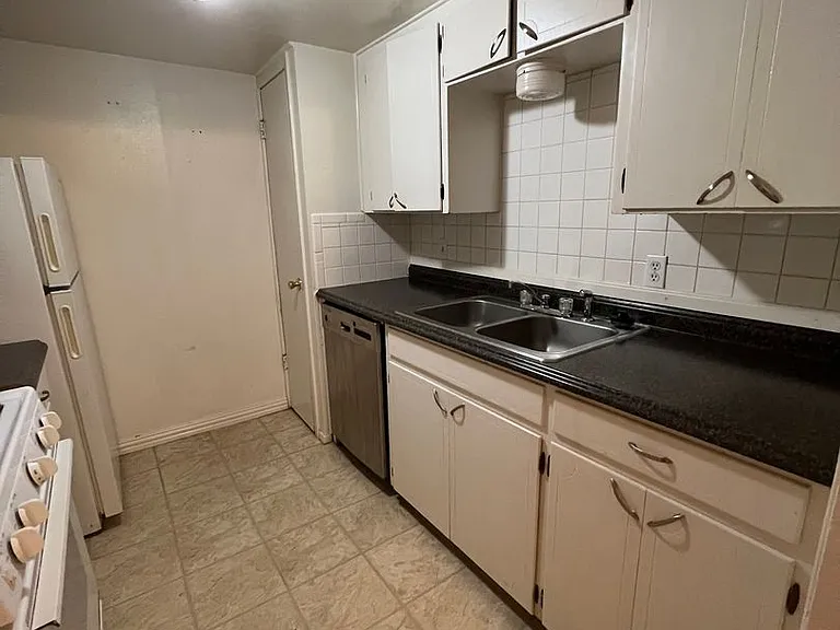 912 N Bell Ave — Photo 19