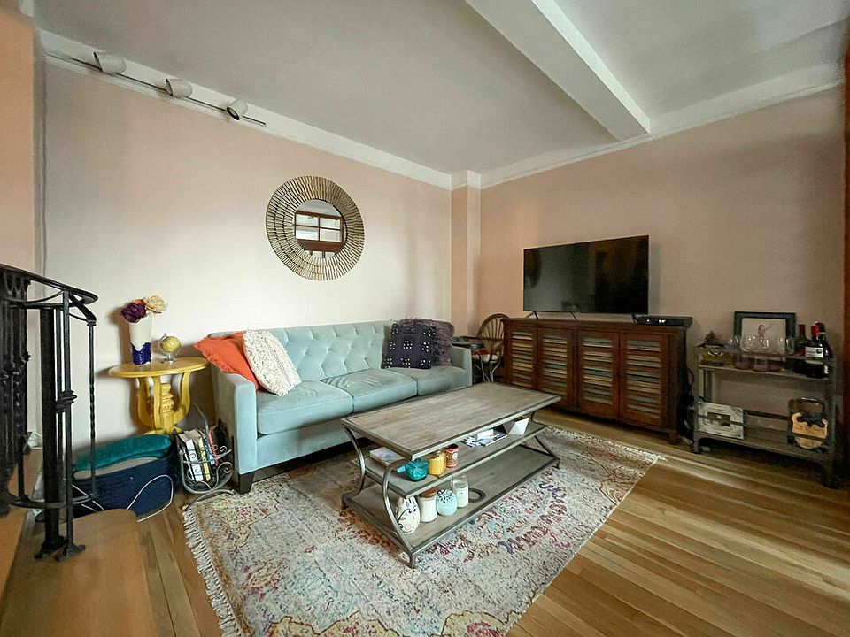 1st image of 200 W 20th St APT 1202
