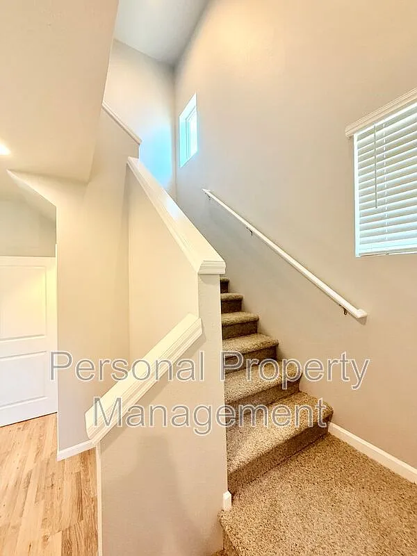3 bed, 2.5 bath, 2069 sqft, $2,795 — Photo 3