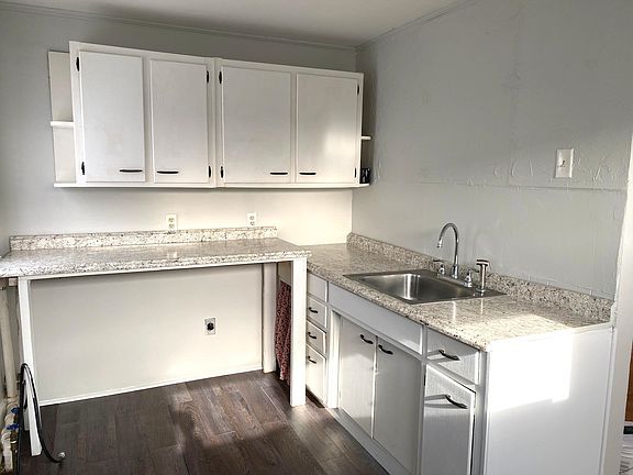 5th image of 722 High St