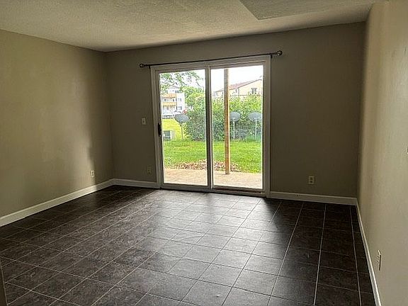 3rd image of 2061 NW Hickory Ln