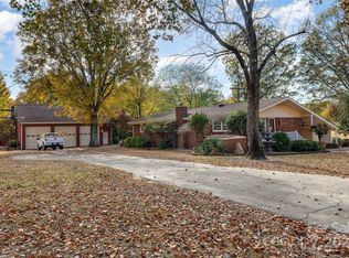 802 Country Land Ct, Monroe, NC 28110