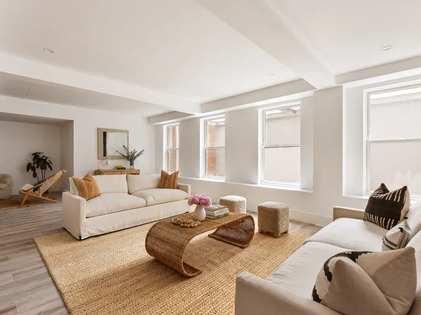 524 Halsey Street image 8 of 14