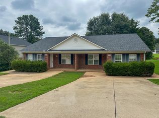 350 Miller Pointe Dr, Inman, SC 29349