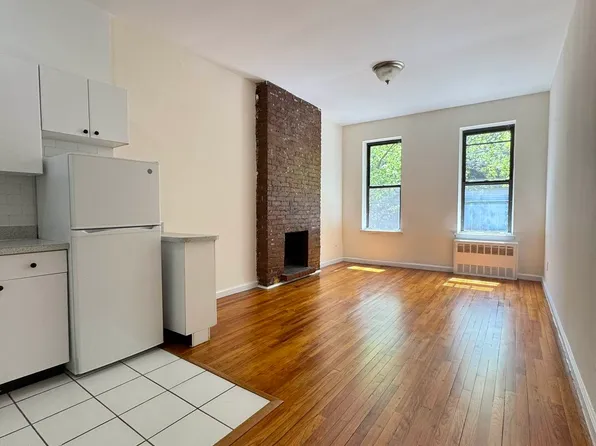 607 East 11th Street image 1 of 4