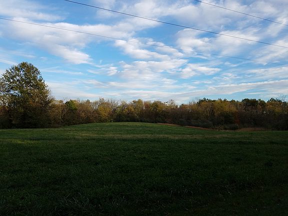 3rd image of Laurel Ln
