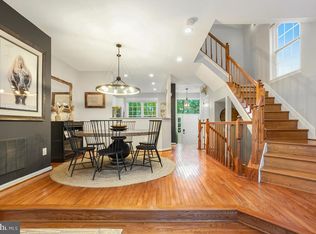 12010 Edgemere Cir, Reston, VA 20190