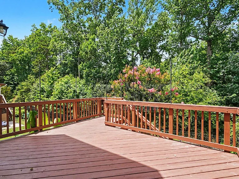 655 Brookhaven Dr — Photo 29