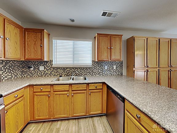 5th image of 6055 Stone Hollow Ave