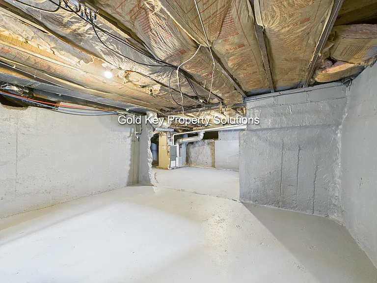 2420 Jackson St — Photo 12