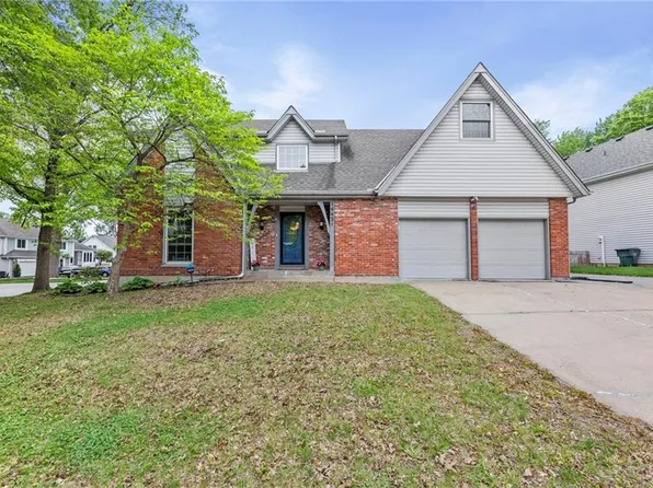 14421 S Cottonwood Dr, Olathe, KS 66062