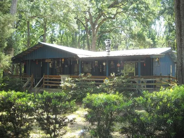 909 NE 575th St, Old Town, FL 32680