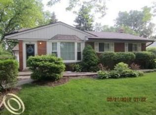 625 Rewold Dr, Rochester, MI 48307